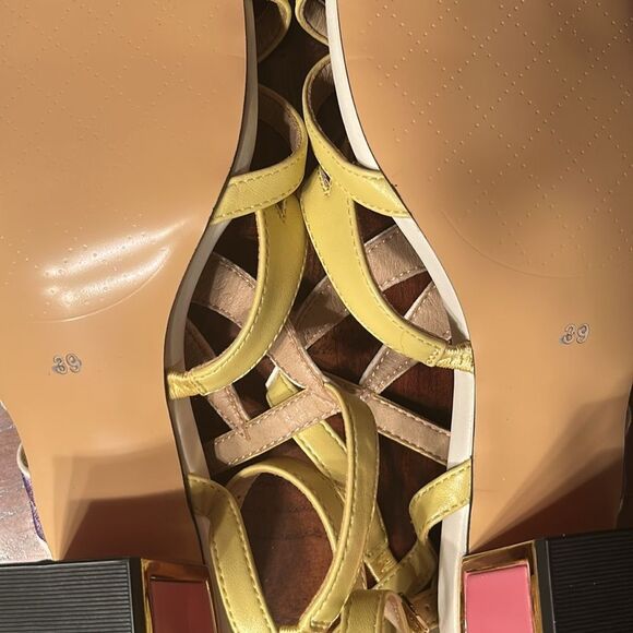 EXE LUISA Block Heel Sandals(Size 39) - Picture 7 of 10